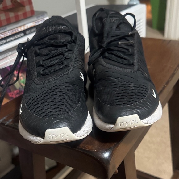 Nike Air Max 270 Black and White youth sz7 /Men's Athletic Shoes - Picture 3 of 11